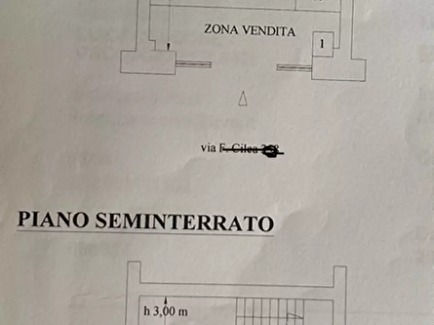 Immagine 21 di Negozio in vendita  in Via Francesco Cilea a Napoli