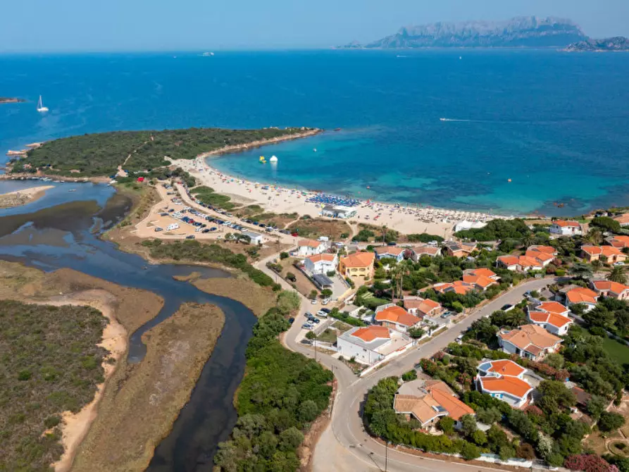 Immagine 23 di Villa in vendita  in via dei pescatori a Olbia
