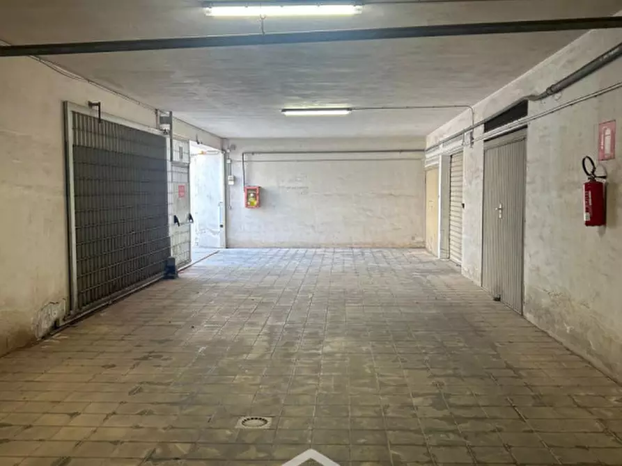 Immagine 3 di Garage in vendita  in viale della libertà 141 a Lecce