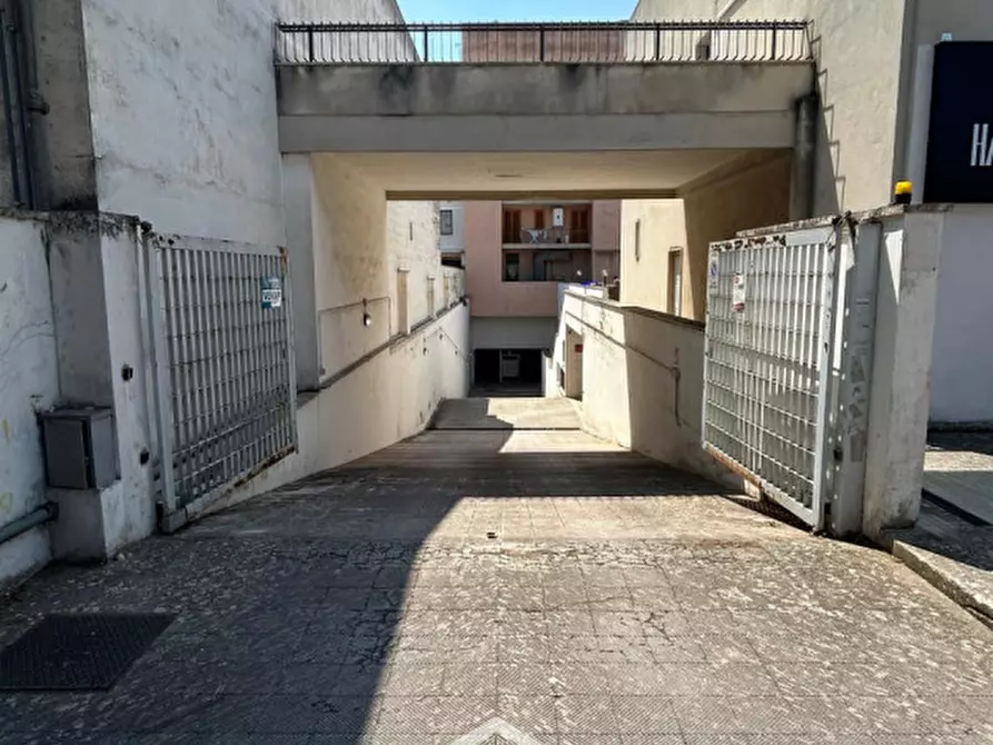 Immagine 6 di Garage in vendita  in viale della libertà 141 a Lecce