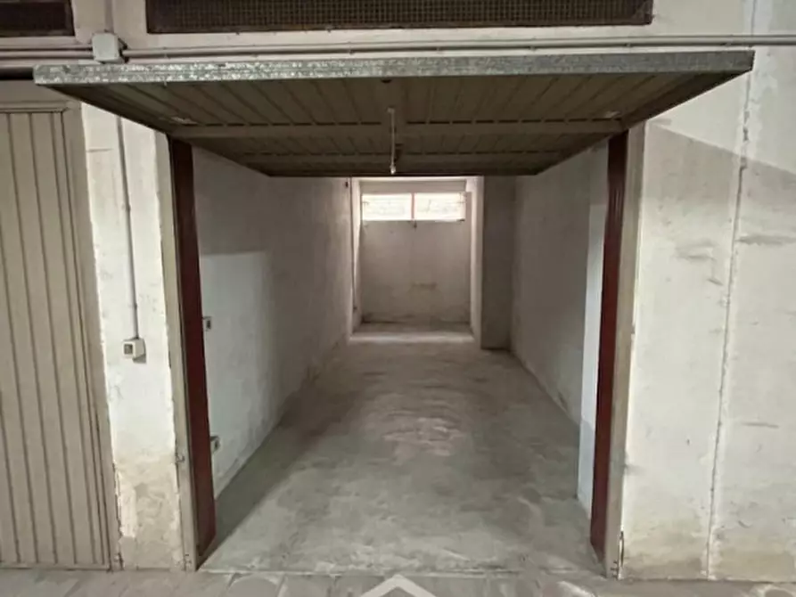 Immagine 8 di Garage in vendita  in viale della libertà 141 a Lecce