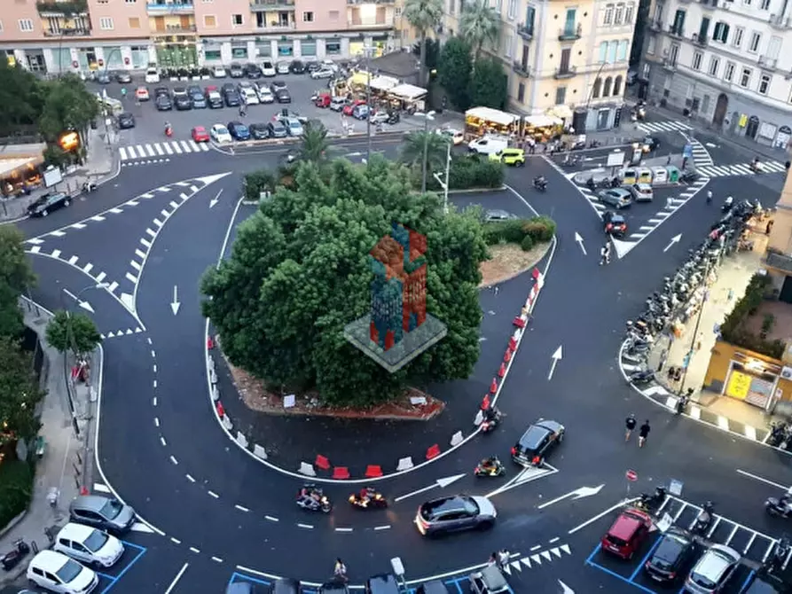 Immagine 1 di Appartamento in vendita  in VOMERO - PIAZZA DEGLI ARTISTI a Napoli