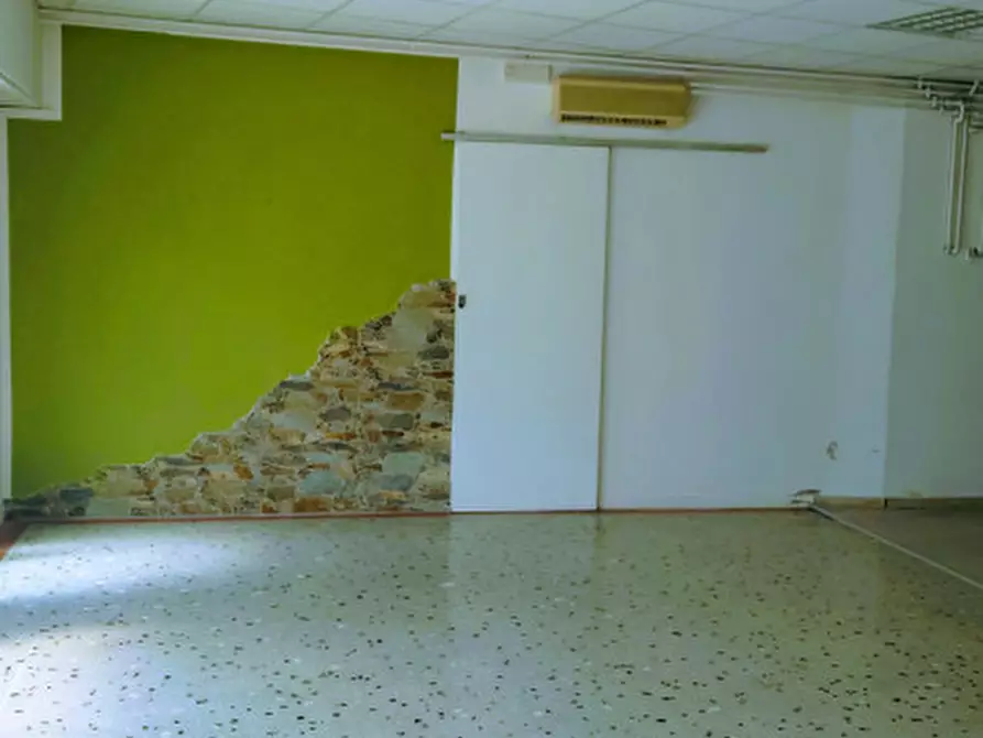 Immagine 2 di Negozio in affitto  in Via San Pietro a Cordenons