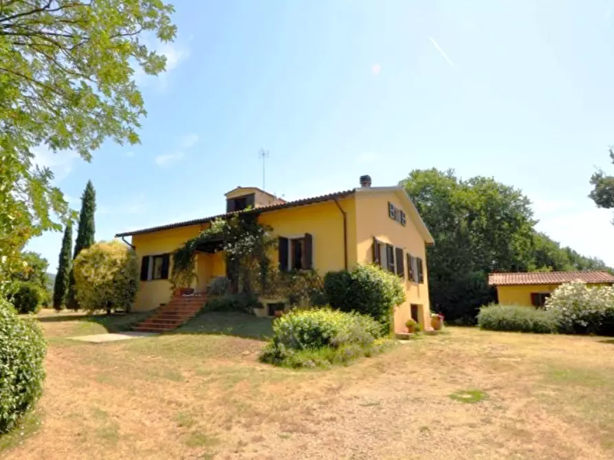 Immagine 1 di Villa in vendita  in Campagna a Terranuova Bracciolini