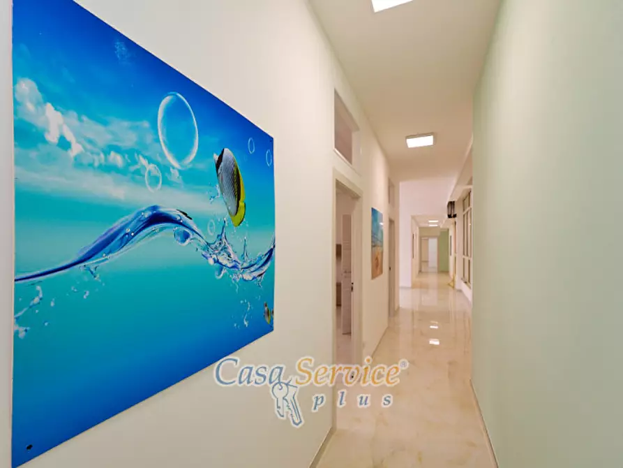 Immagine 12 di Ufficio in vendita  in Via Grazia Deledda a Gallipoli