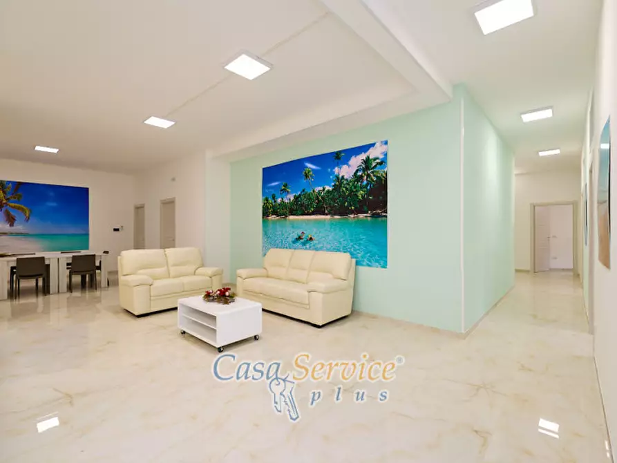 Immagine 16 di Ufficio in vendita  in Via Grazia Deledda a Gallipoli