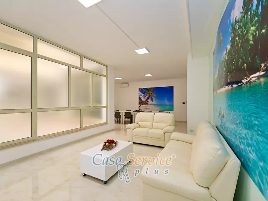 Immagine 17 di Ufficio in vendita  in Via Grazia Deledda a Gallipoli