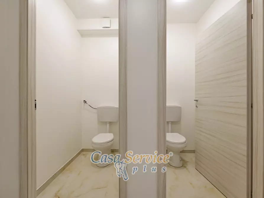 Immagine 24 di Ufficio in vendita  in Via Grazia Deledda a Gallipoli