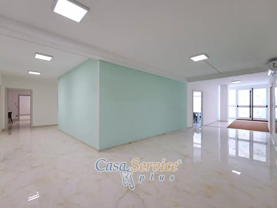 Immagine 29 di Ufficio in vendita  in Via Grazia Deledda a Gallipoli