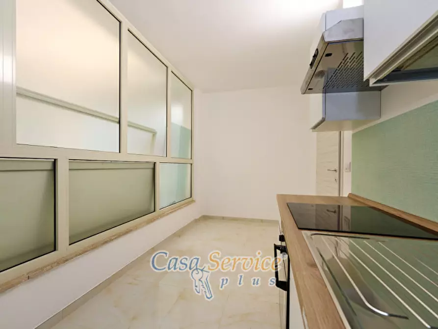 Immagine 32 di Ufficio in vendita  in Via Grazia Deledda a Gallipoli