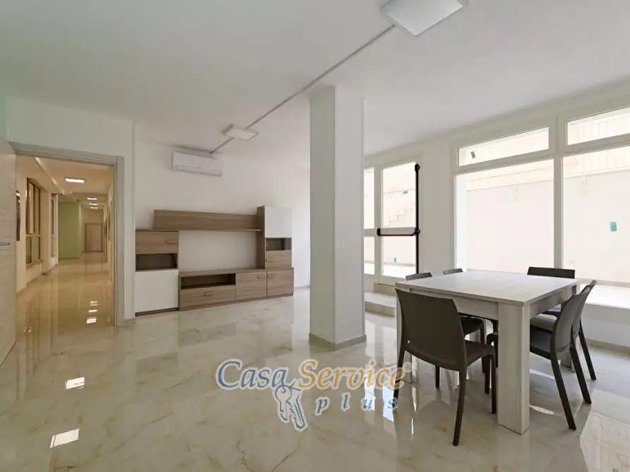 Immagine 34 di Ufficio in vendita  in Via Grazia Deledda a Gallipoli