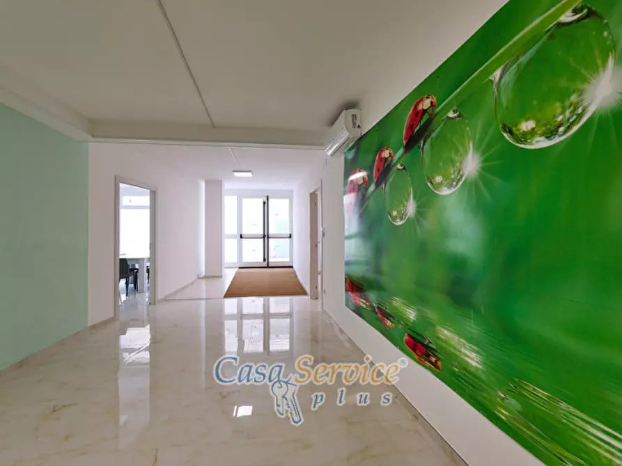 Immagine 36 di Ufficio in vendita  in Via Grazia Deledda a Gallipoli