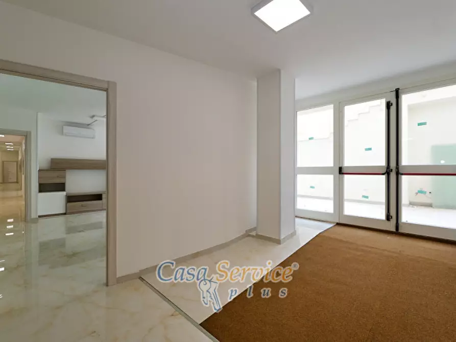 Immagine 37 di Ufficio in vendita  in Via Grazia Deledda a Gallipoli