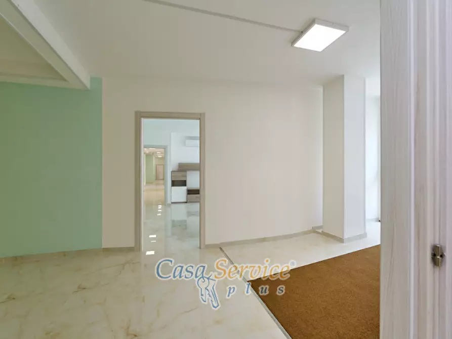 Immagine 41 di Ufficio in vendita  in Via Grazia Deledda a Gallipoli