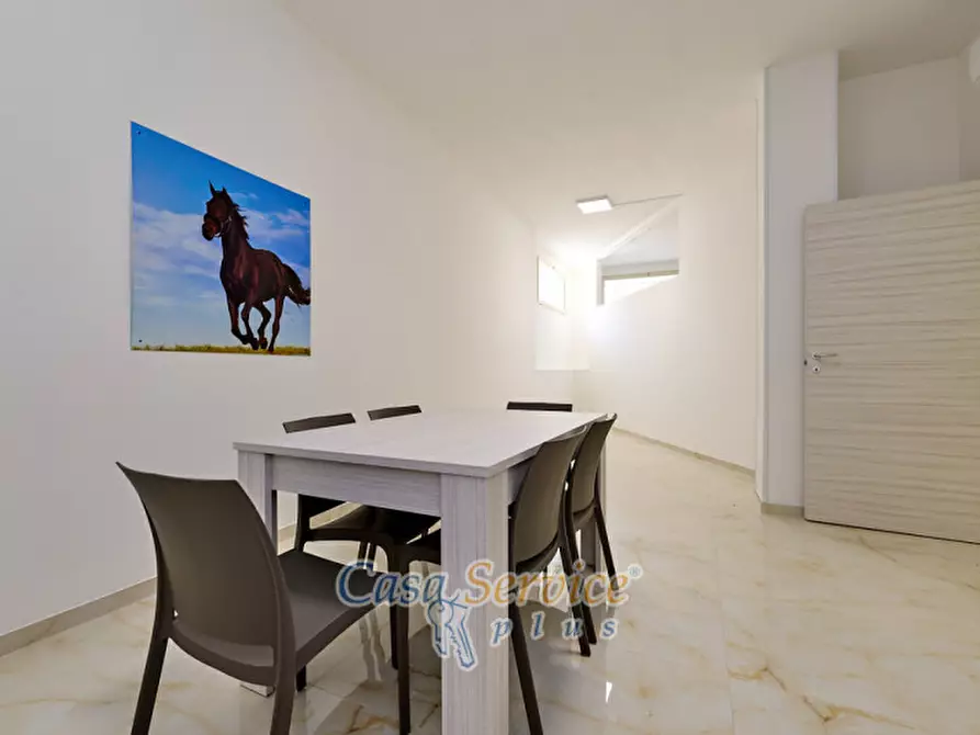 Immagine 46 di Ufficio in vendita  in Via Grazia Deledda a Gallipoli