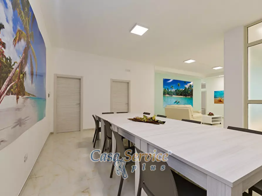 Immagine 48 di Ufficio in vendita  in Via Grazia Deledda a Gallipoli