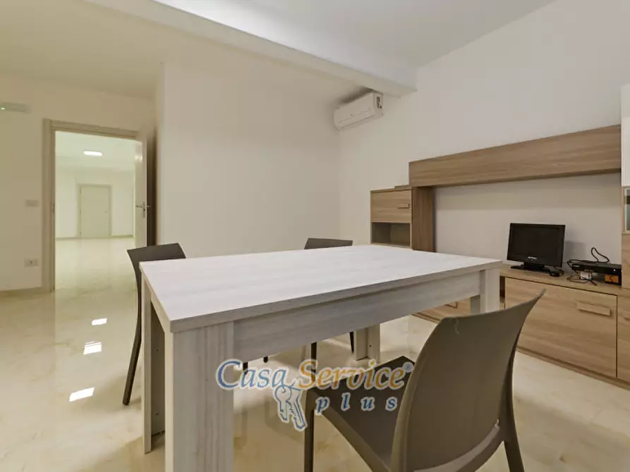 Immagine 51 di Ufficio in vendita  in Via Grazia Deledda a Gallipoli