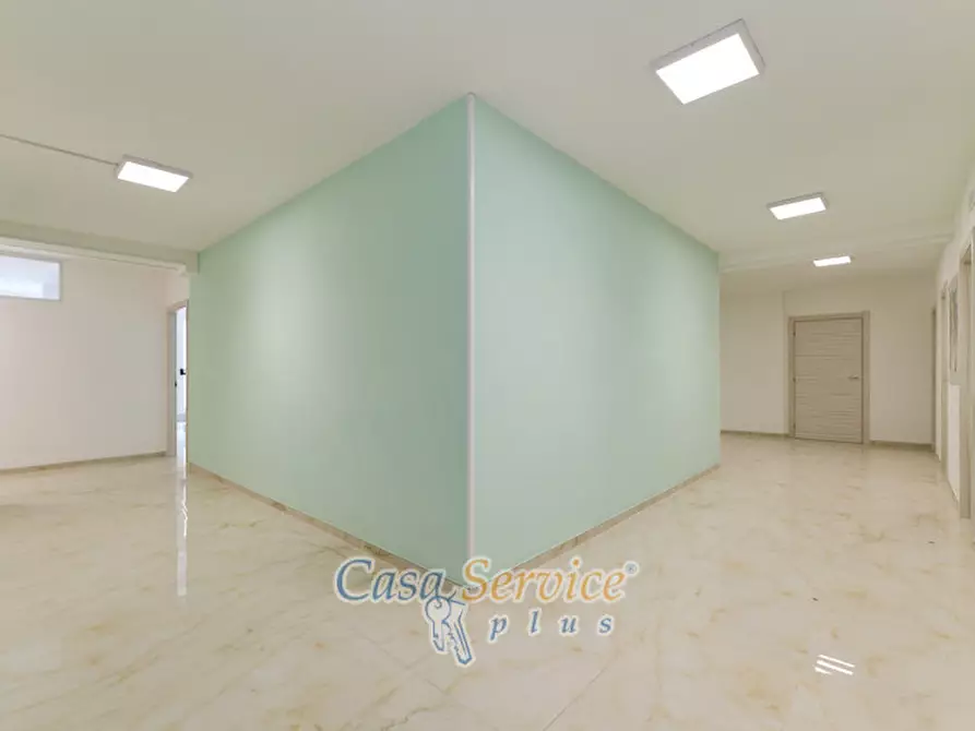 Immagine 53 di Ufficio in vendita  in Via Grazia Deledda a Gallipoli