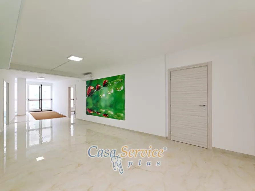 Immagine 55 di Ufficio in vendita  in Via Grazia Deledda a Gallipoli