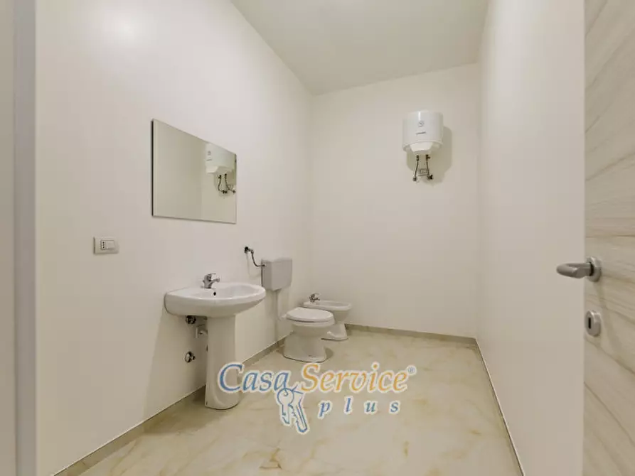 Immagine 58 di Ufficio in vendita  in Via Grazia Deledda a Gallipoli