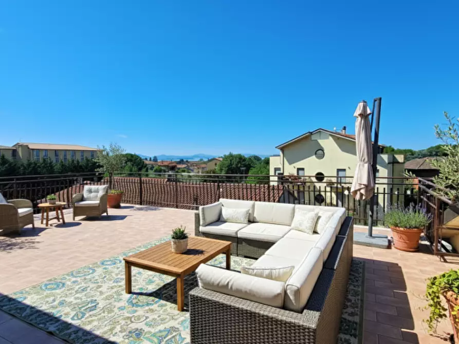 Immagine 1 di Attico in vendita  a Passignano Sul Trasimeno