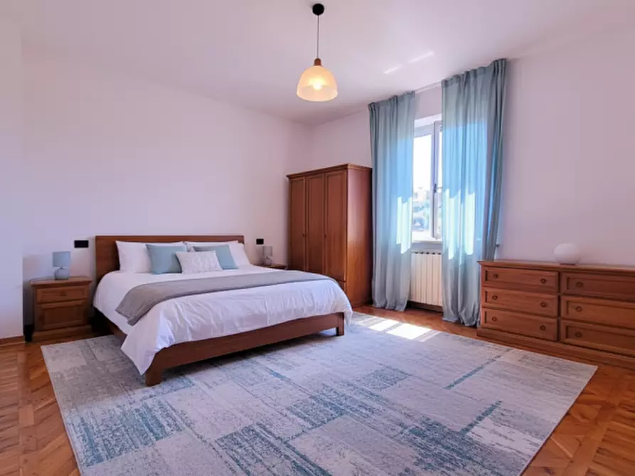 Immagine 5 di Attico in vendita  a Passignano Sul Trasimeno