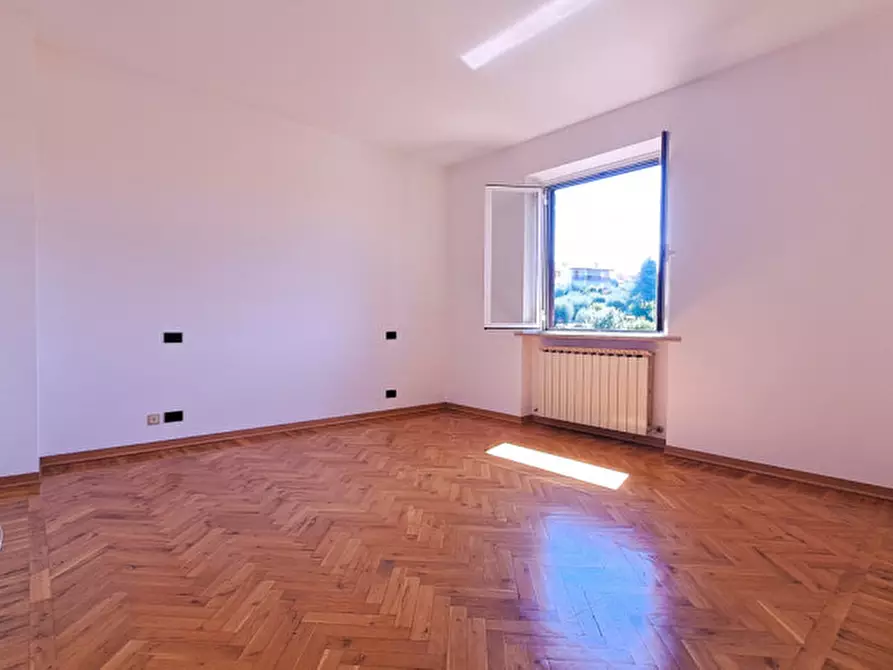 Immagine 6 di Attico in vendita  a Passignano Sul Trasimeno