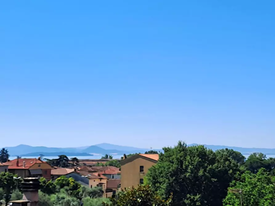 Immagine 7 di Attico in vendita  a Passignano Sul Trasimeno