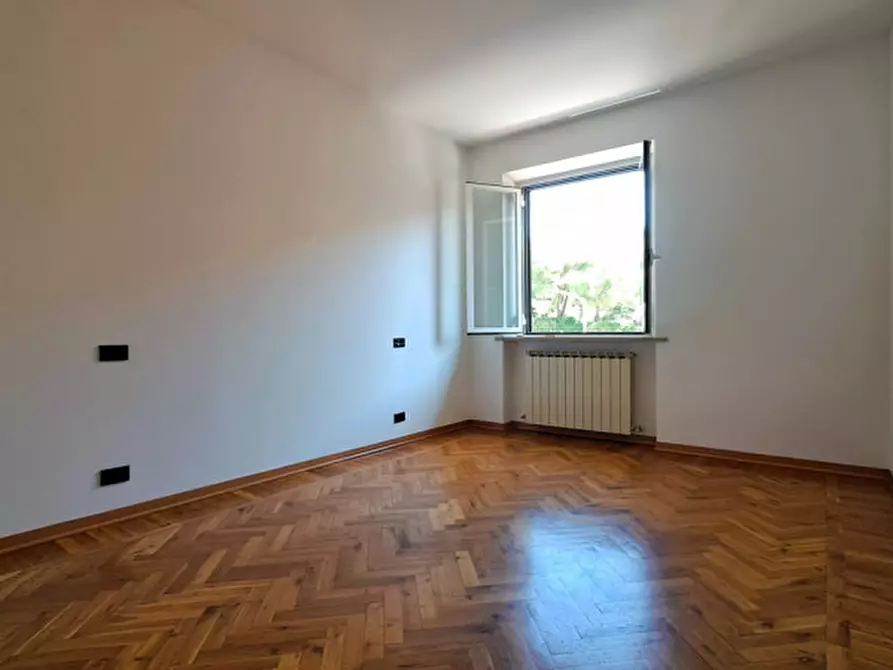 Immagine 9 di Attico in vendita  a Passignano Sul Trasimeno