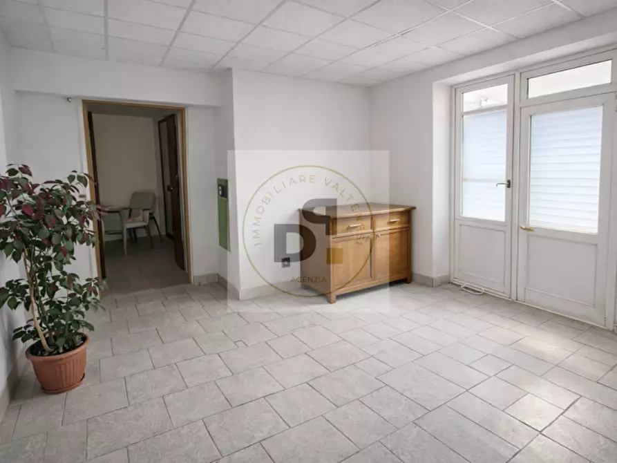 Immagine 2 di Magazzino in vendita  a Vobarno