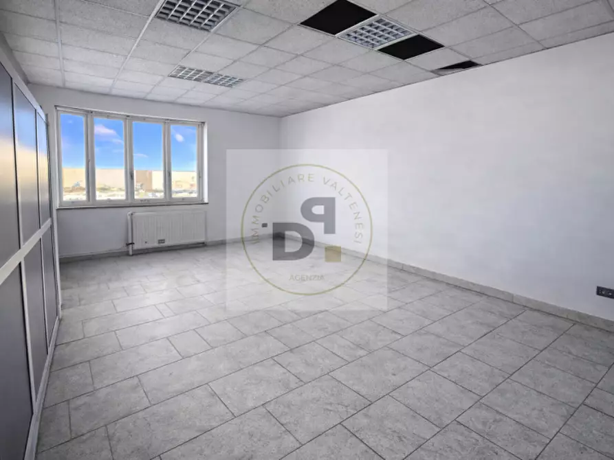 Immagine 8 di Magazzino in vendita  a Vobarno