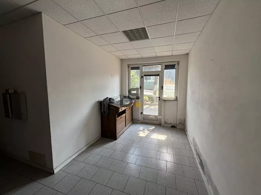 Immagine 9 di Magazzino in vendita  a Vobarno