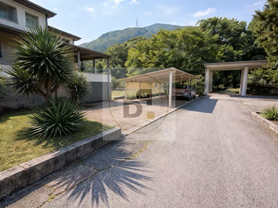 Immagine 10 di Magazzino in vendita  a Vobarno