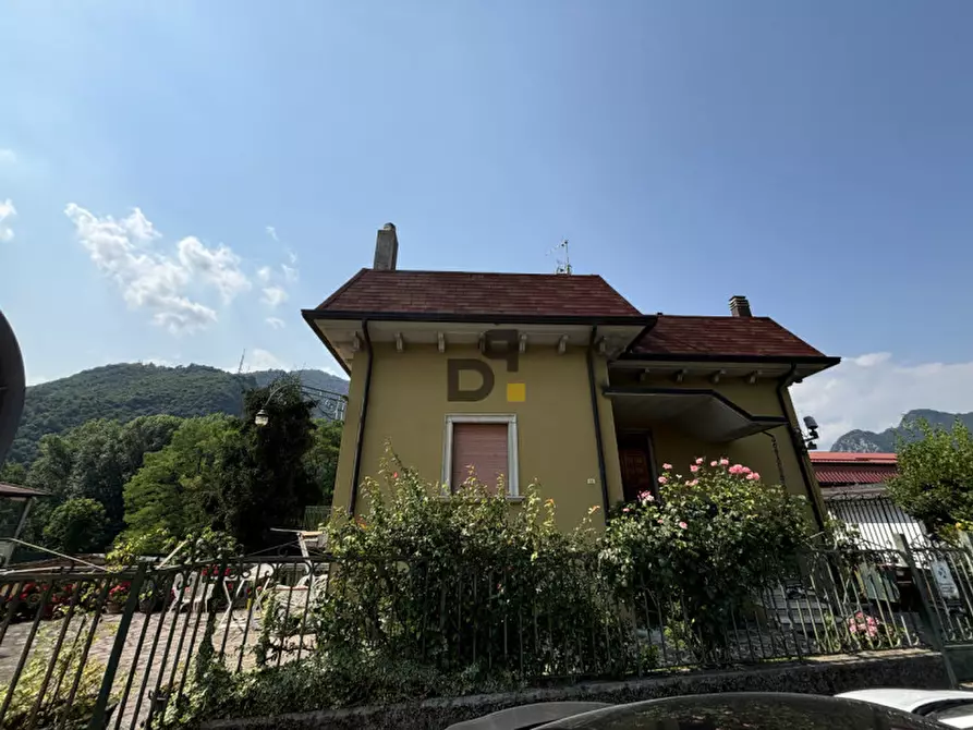 Immagine 32 di Magazzino in vendita  a Vobarno