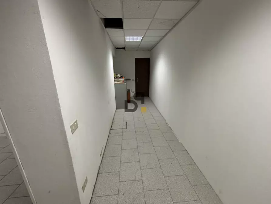 Immagine 41 di Magazzino in vendita  a Vobarno