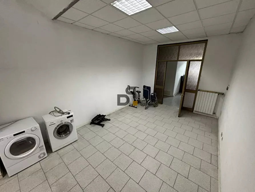 Immagine 42 di Magazzino in vendita  a Vobarno