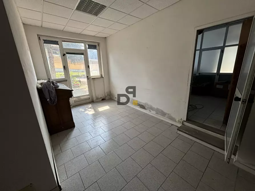 Immagine 43 di Magazzino in vendita  a Vobarno