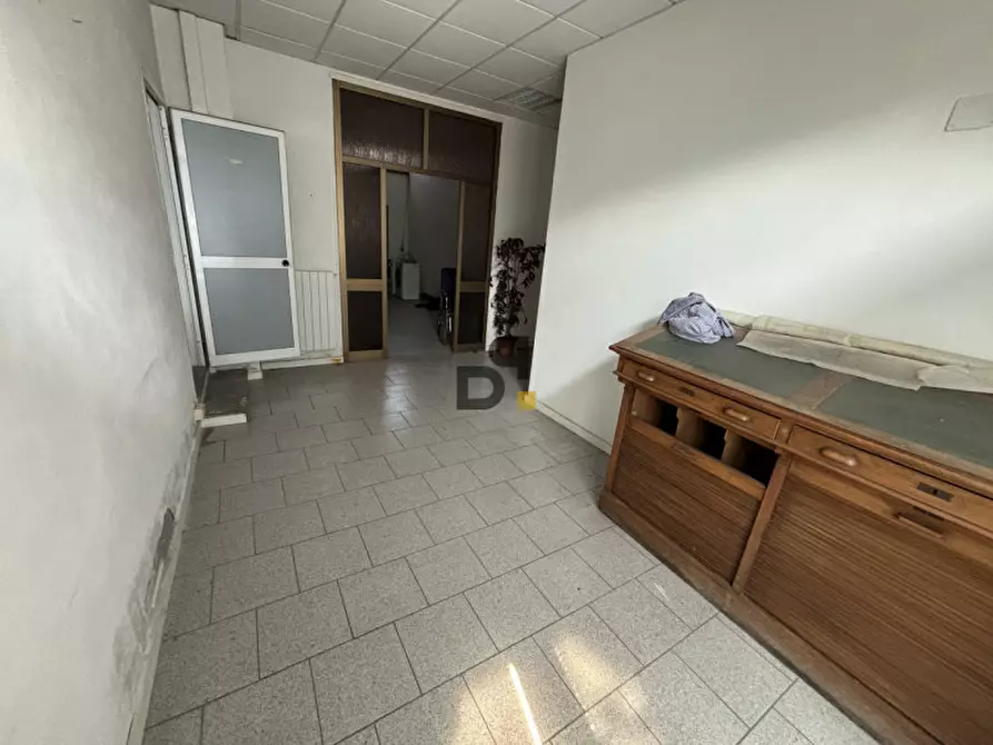 Immagine 46 di Magazzino in vendita  a Vobarno