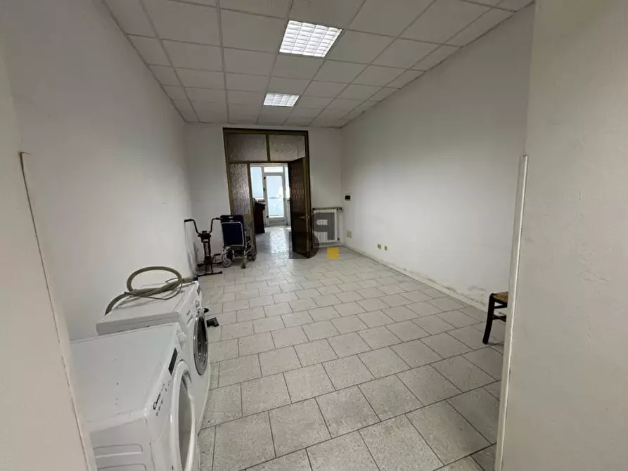 Immagine 48 di Magazzino in vendita  a Vobarno