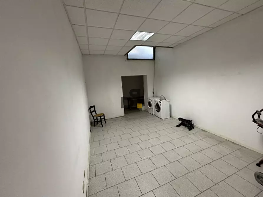 Immagine 49 di Magazzino in vendita  a Vobarno