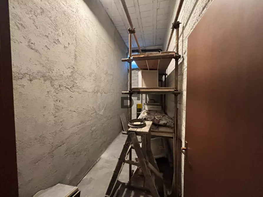 Immagine 58 di Magazzino in vendita  a Vobarno