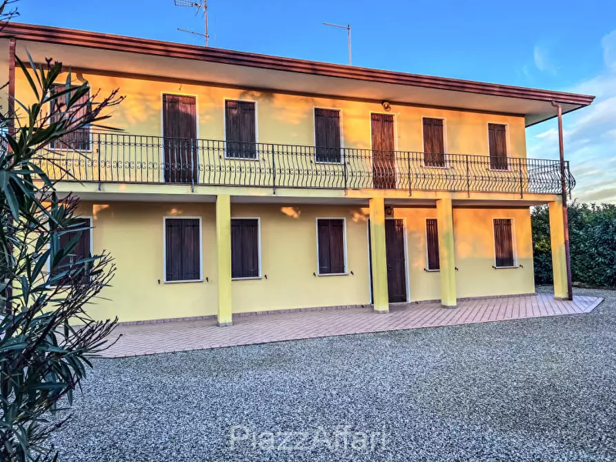 Immagine 1 di Casa indipendente in vendita  in Via Cansiglio a Piove Di Sacco