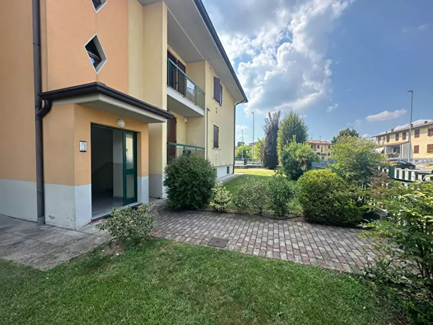 Immagine 1 di Appartamento in vendita  in via venzaga 52 a Montichiari