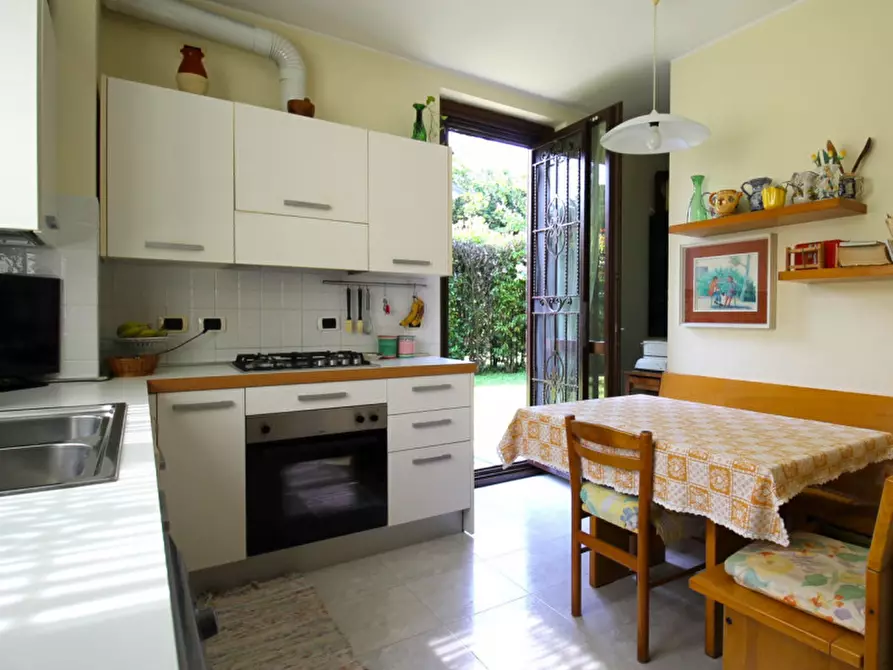 Immagine 3 di Casa bifamiliare in vendita  in Via Camillo Benso Conte di Cavour 129 a Cernusco Sul Naviglio