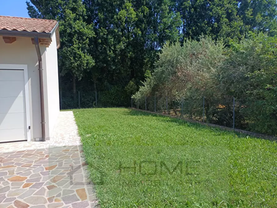 Immagine 3 di Casa bifamiliare in vendita  in Via Caltana a Campodarsego