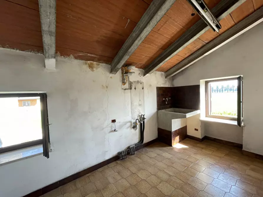 Immagine 6 di Rustico / casale in vendita  in via colleoni a Malo