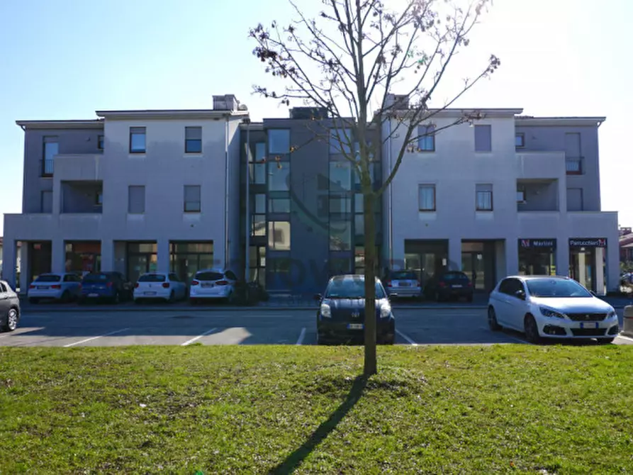 Immagine 1 di Negozio in vendita  in Via San Domenico a Malo