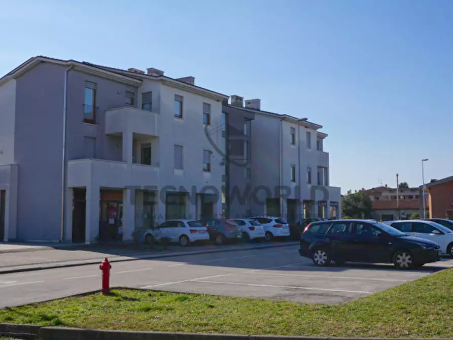 Immagine 2 di Negozio in vendita  in Via San Domenico a Malo