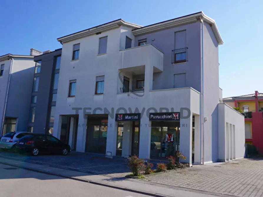 Immagine 3 di Negozio in vendita  in Via San Domenico a Malo