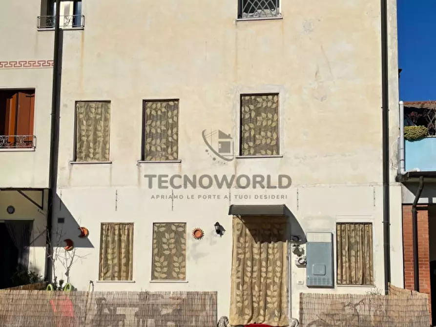 Immagine 2 di Rustico / casale in vendita  in Via Colleoni  38 a Malo